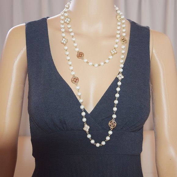 "5/35" Knit Dress Sleeveless Plunge with Asymetric Fit-and-Flare Silhouette - Picture 4 of 13